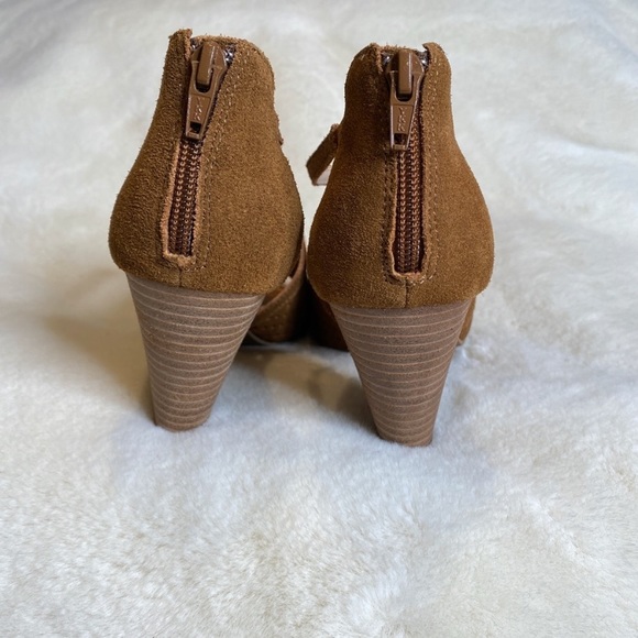Seychelles Brown Leather Perforated Cone Heels - Picture 9 of 10